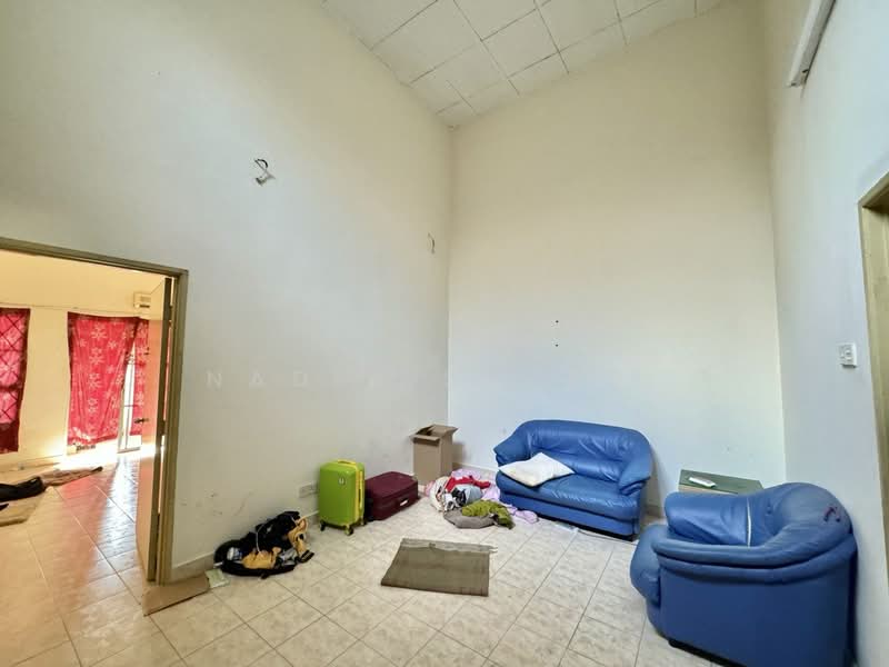 Rumah Teres 2 Tingkat untuk Dijual di Bukit Jelutong (Shah Alam) - Nadia Shukri - Living Room - PropertyGuru.com.my