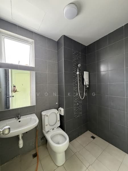 Condominium for Sale at Solaria Residences - Evon Kang - Bathroom - PropertyGuru.com.my