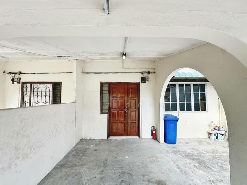 2-storey Terraced House for Rent in Seksyen 19 (Shah Alam) - Aziz Saad - Exterior - PropertyGuru.com.my