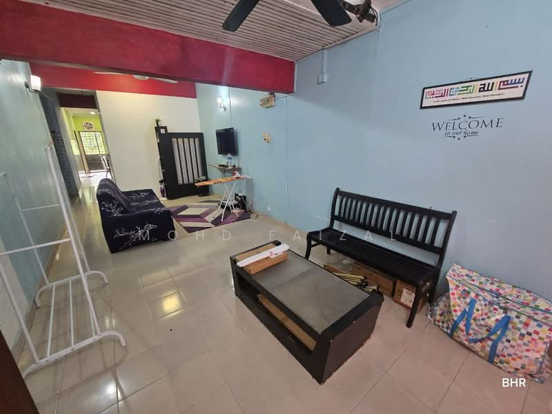 Rumah Teres 1 Tingkat untuk Dijual di Bandar Baru Bangi (Selangor) - Mohd Faizal - Living Room - PropertyGuru.com.my