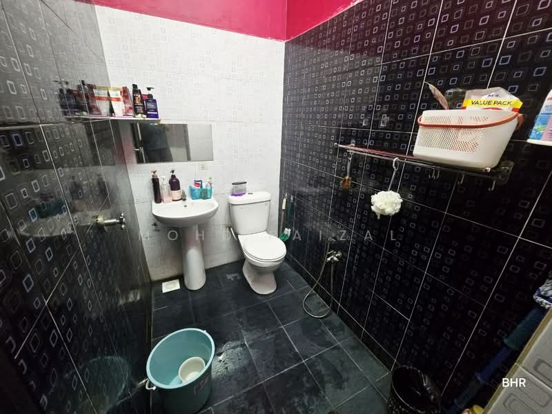 Rumah Teres 1 Tingkat untuk Dijual di Bandar Baru Bangi (Selangor) - Mohd Faizal - Bathroom - PropertyGuru.com.my
