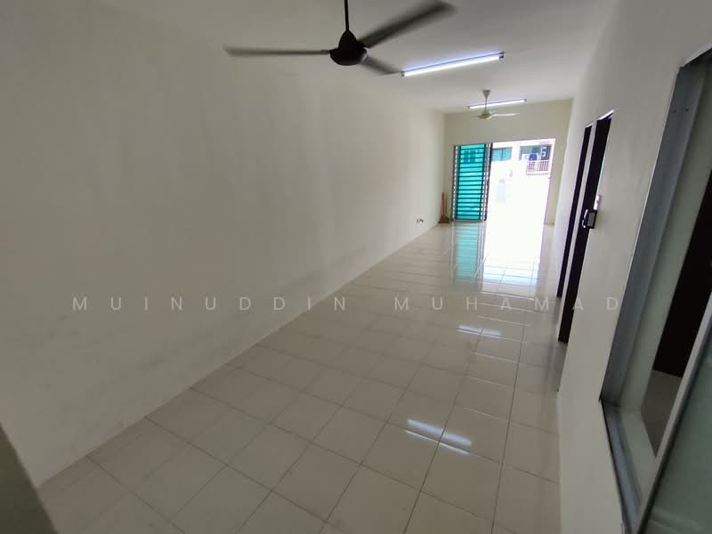 Rumah Teres 1 Tingkat untuk Disewa di Sitiawan (Perak) - Muinuddin Muhamad - Living Room - PropertyGuru.com.my