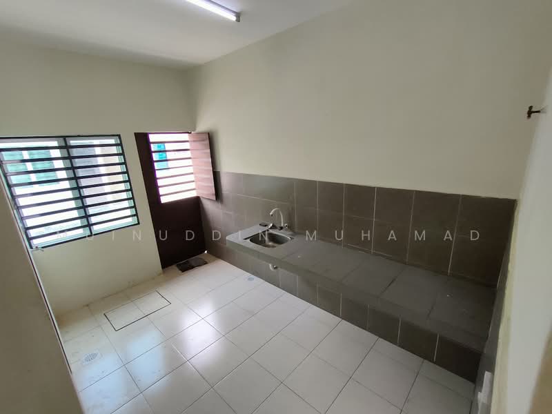 Rumah Teres 1 Tingkat untuk Disewa di Sitiawan (Perak) - Muinuddin Muhamad - Kitchen - PropertyGuru.com.my
