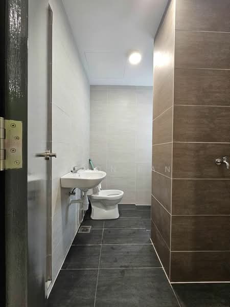 Servis Apartment untuk Disewa di Princeton Suites @ EduSentral - Alson Tan - Bathroom - PropertyGuru.com.my