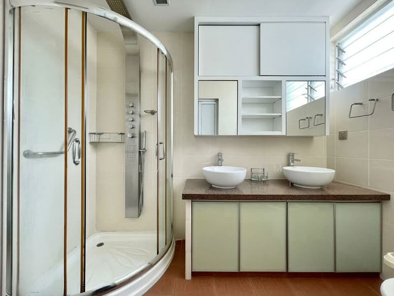 Rumah Banglo untuk Disewa di Pulau Tikus (George Town) - Welwits Sim - Bathroom - PropertyGuru.com.my