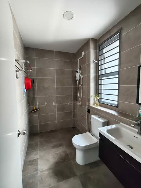 2-storey Terraced House for Sale in Bandar Rimbayu (Telok Panglima Garang) - Jeff Chong - Bathroom - PropertyGuru.com.my