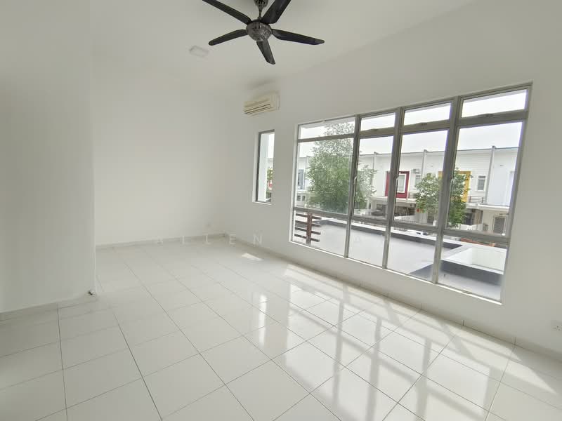 2-storey Terraced House for Rent in Setia Ecohill (Semenyih) - Allen Puah - Living Room - PropertyGuru.com.my