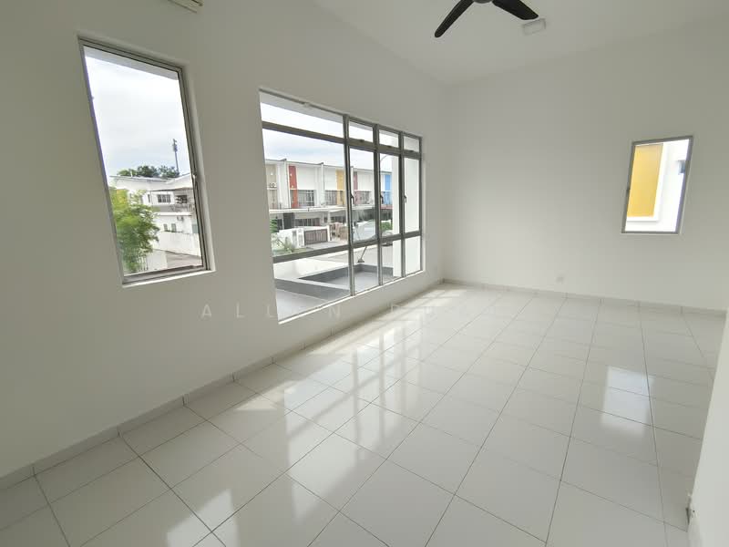 2-storey Terraced House for Rent in Setia Ecohill (Semenyih) - Allen Puah - Living Room - PropertyGuru.com.my