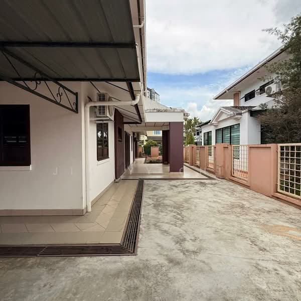 Rumah Teres 2 Tingkat untuk Disewa di Kuching (Sarawak) - Jimmyy Chin - Exterior - PropertyGuru.com.my
