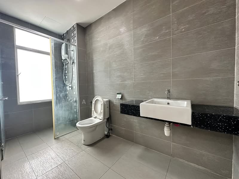 Semi-Detached House for Sale in Canary Garden (Klang) - Elaine Teng - Bathroom - PropertyGuru.com.my