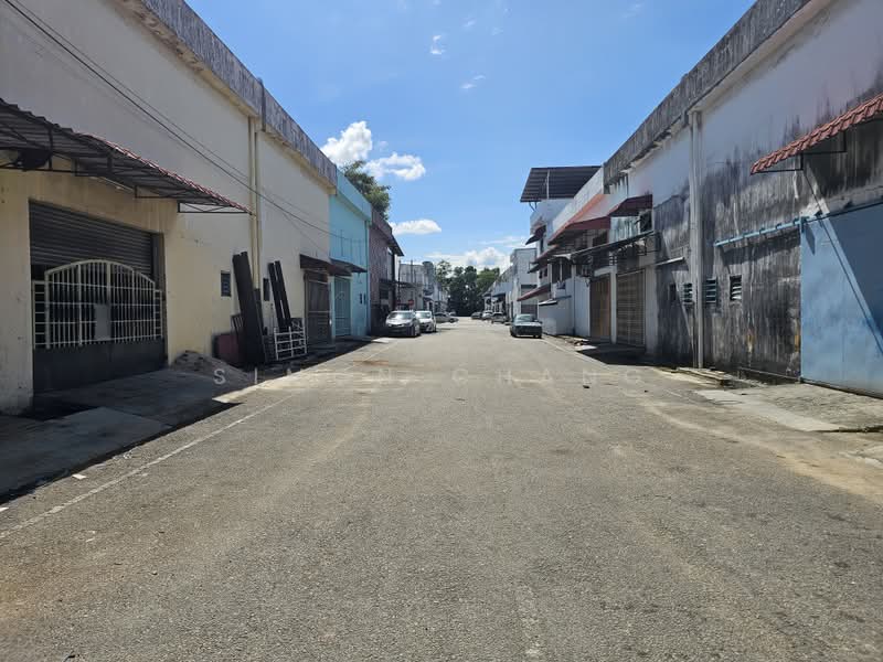 Terrace Factory for Rent in Taman Putri Kulai (Kulai) - Simon Chang - Exterior - PropertyGuru.com.my