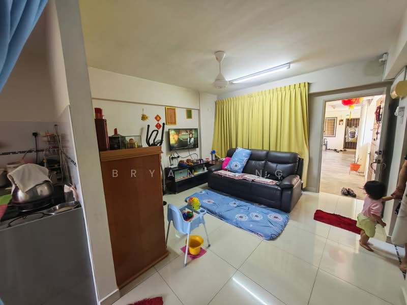 Rumah Flat untuk Dijual di Taman Sri Puteri - Bryan H'ng - Living Room - PropertyGuru.com.my