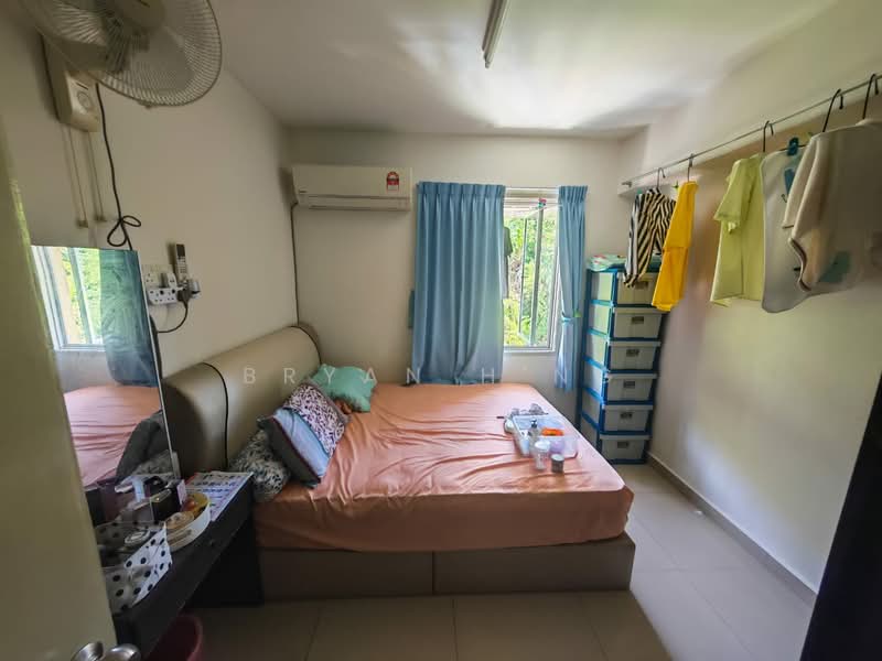 Rumah Flat untuk Dijual di Taman Sri Puteri - Bryan H'ng - Bedroom - PropertyGuru.com.my