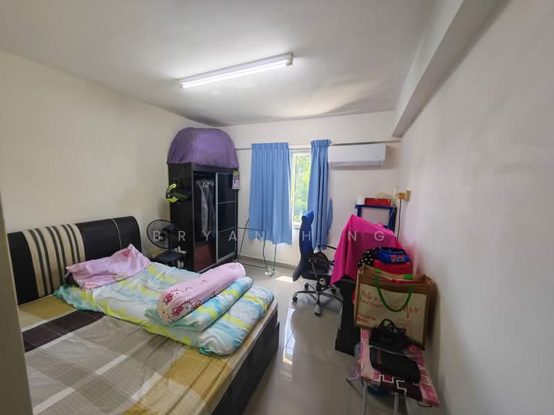 Rumah Flat untuk Dijual di Taman Sri Puteri - Bryan H'ng - Bedroom - PropertyGuru.com.my