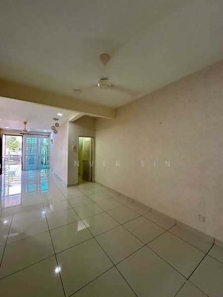 Townhouse for Sale in Goodview Heights (Kajang) - Denver Sin - Living Room - PropertyGuru.com.my