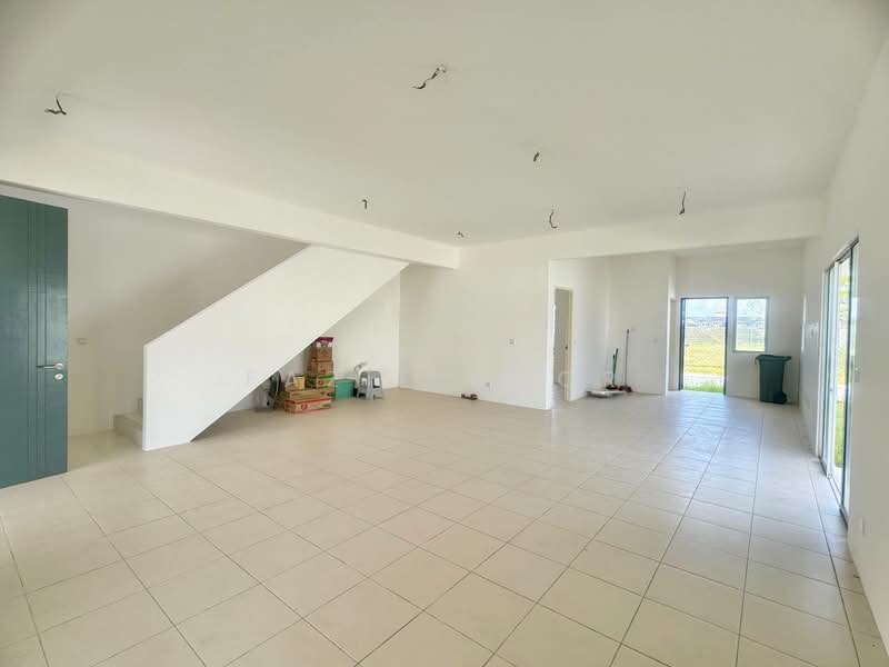 Rumah Teres 2 Tingkat untuk Dijual di Iringan Bayu (Seremban) - Fazie Noor - Living Room - PropertyGuru.com.my