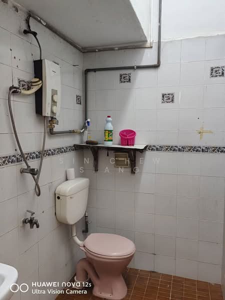 Rumah Teres 1 Tingkat untuk Disewa di Taman Daya (Johor Bahru) - Sin Chew Siang - Bathroom - PropertyGuru.com.my