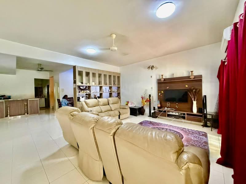 Rumah Teres 2 Tingkat untuk Dijual di Bandar Nusaputra (Puchong) - Fazie Noor - Living Room - PropertyGuru.com.my