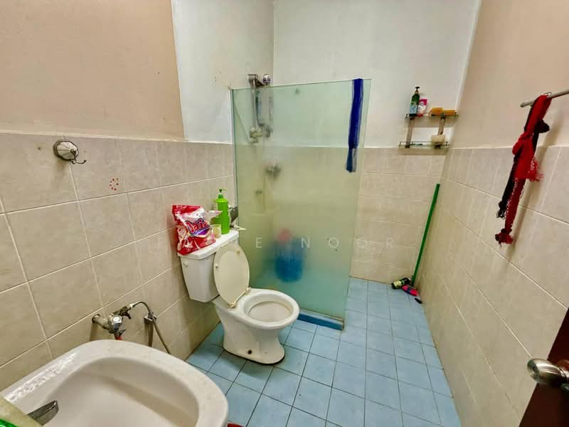 Rumah Teres 2 Tingkat untuk Dijual di Bandar Nusaputra (Puchong) - Fazie Noor - Bathroom - PropertyGuru.com.my