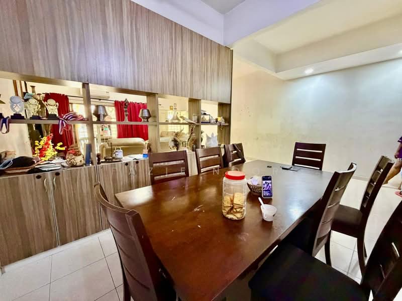 Rumah Teres 2 Tingkat untuk Dijual di Bandar Nusaputra (Puchong) - Fazie Noor - Dining Room - PropertyGuru.com.my