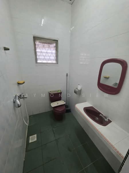 2-storey Terraced House for Sale in Bandar Baru Sri Petaling (Sri Petaling) - Raymond Siew - Bathroom - PropertyGuru.com.my