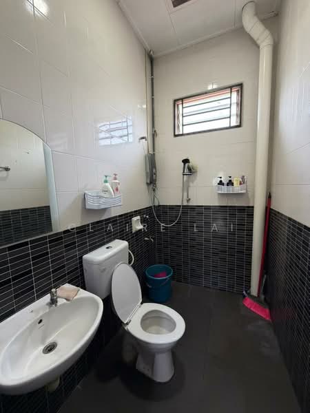 2-storey Terraced House for Rent in Bandar Putra (Kulai) - Claire Lai - Bathroom - PropertyGuru.com.my