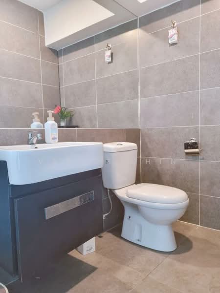 Kondominium untuk Disewa di Empire Damansara (Empire SOHO 2) - Vaness Chin - Bathroom - PropertyGuru.com.my