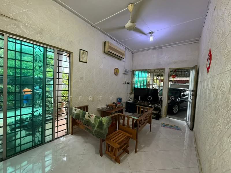 1-storey Terraced House for Sale in Pulai (Johor) - Jeffrey Kiong - Living Room - PropertyGuru.com.my