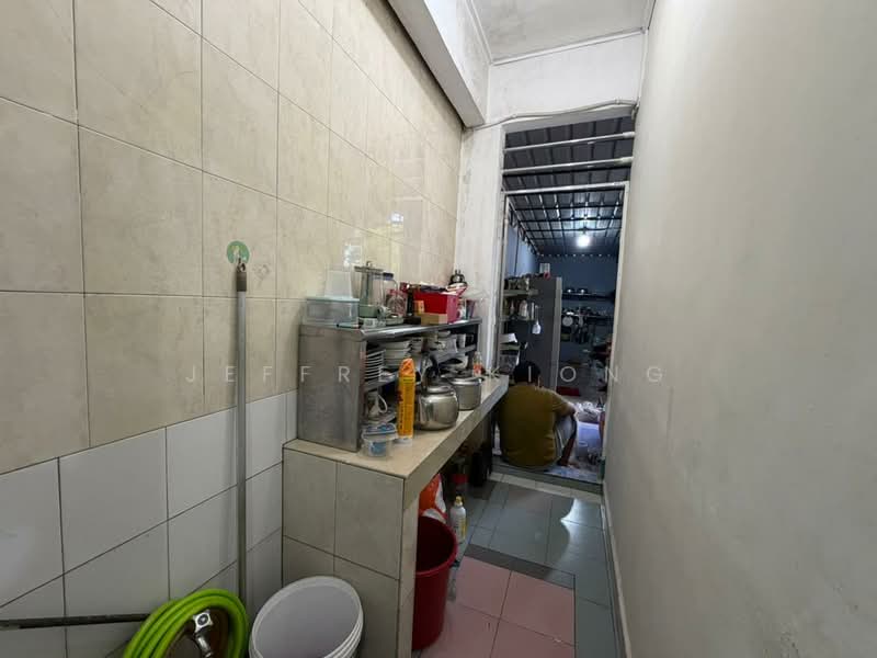 1-storey Terraced House for Sale in Pulai (Johor) - Jeffrey Kiong - Kitchen - PropertyGuru.com.my