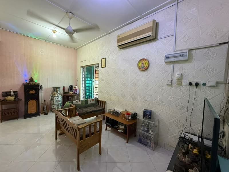 1-storey Terraced House for Sale in Pulai (Johor) - Jeffrey Kiong - Living Room - PropertyGuru.com.my