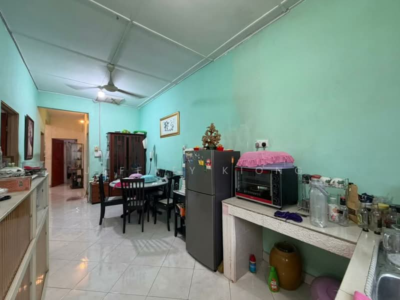 1-storey Terraced House for Sale in Pulai (Johor) - Jeffrey Kiong - Kitchen - PropertyGuru.com.my