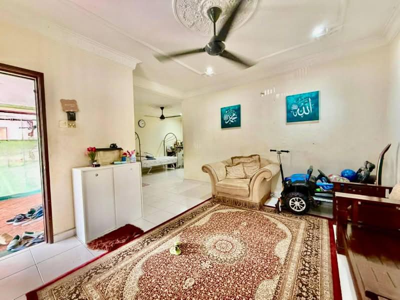 Rumah Teres 2 Tingkat untuk Dijual di Seksyen 7 (Shah Alam) - Fazie Noor - Living Room - PropertyGuru.com.my