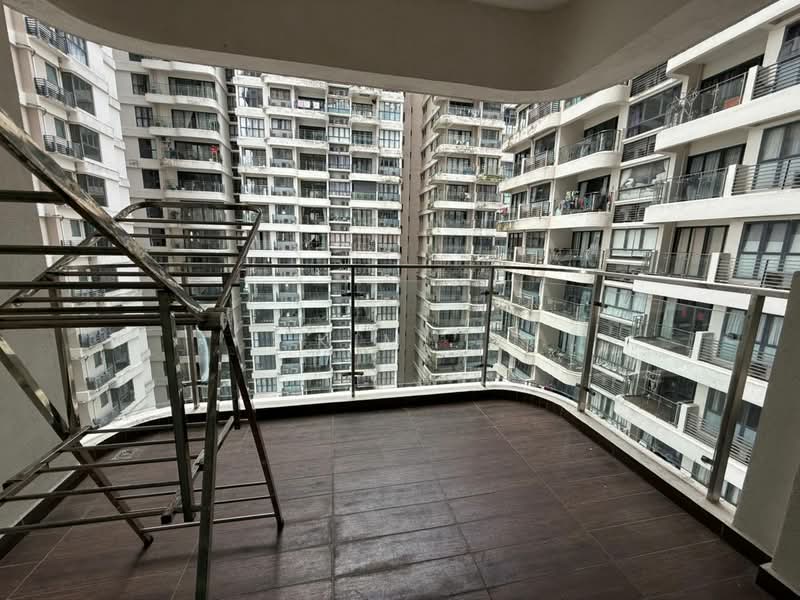 Condominium for Rent at Royal Strand @ Country Garden Danga Bay - Kim . - Balcony - PropertyGuru.com.my