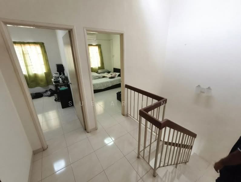 Rumah Teres untuk Dijual di Bandar Country Homes (Rawang) - Sue Arifin - Bedroom - PropertyGuru.com.my