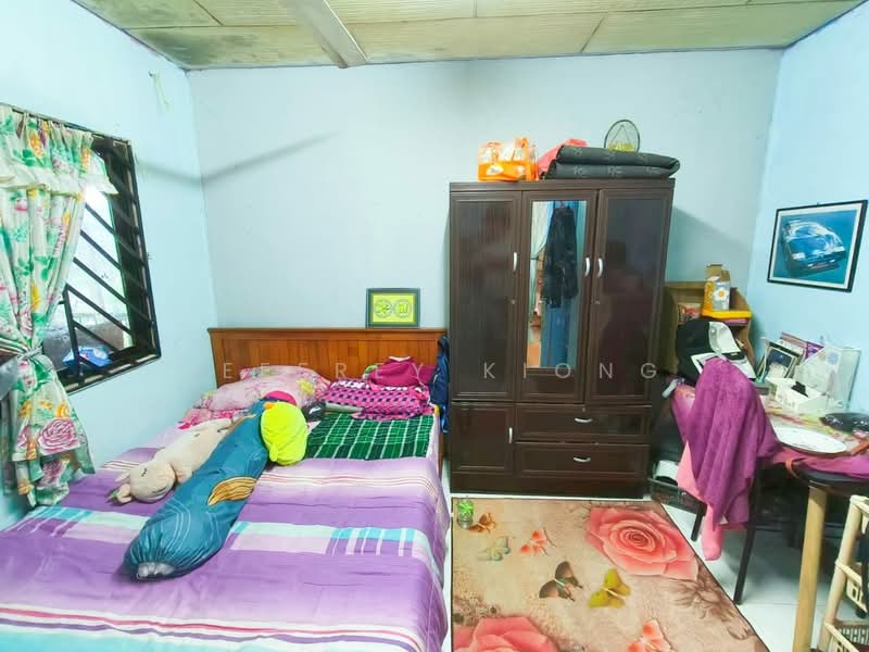 Flat for Sale at Taman Cempaka - Jeffrey Kiong - Bedroom - PropertyGuru.com.my