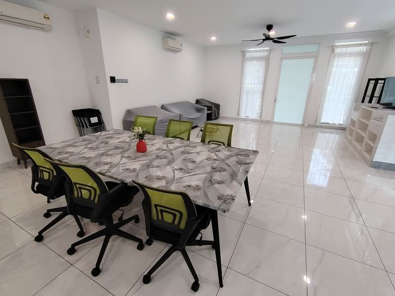 Kondominium untuk Disewa di Seri Puteri Hills - Jeffrey Yap - Living Room - PropertyGuru.com.my