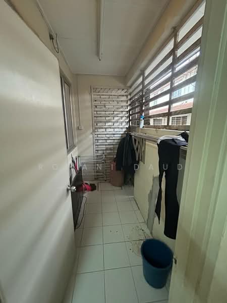 Rumah Teres 2 Tingkat untuk Dijual di Taman Universiti (Bangi) - Rohani Daud - Balcony - PropertyGuru.com.my