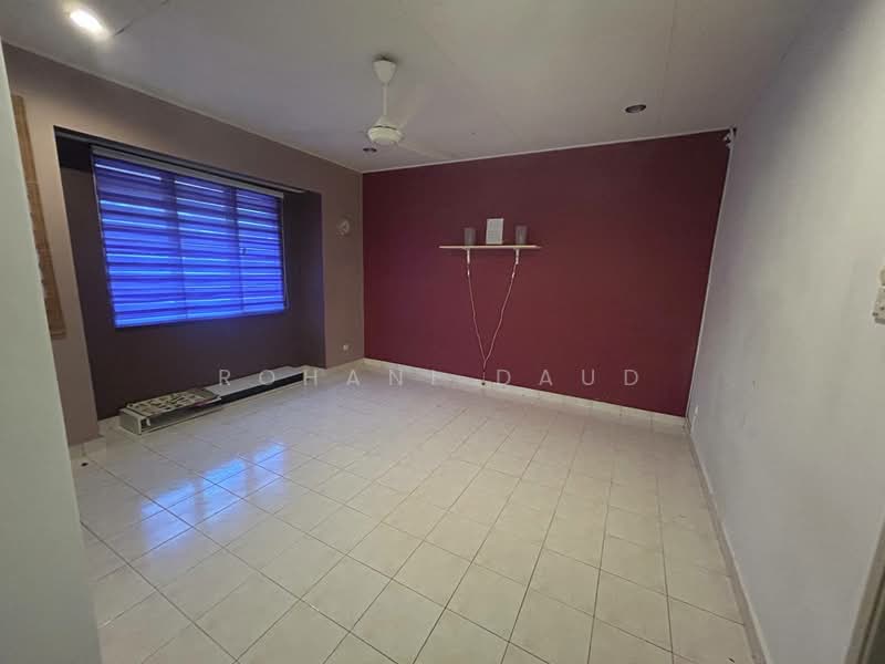 Rumah Teres 2 Tingkat untuk Dijual di Taman Universiti (Bangi) - Rohani Daud - Living Room - PropertyGuru.com.my