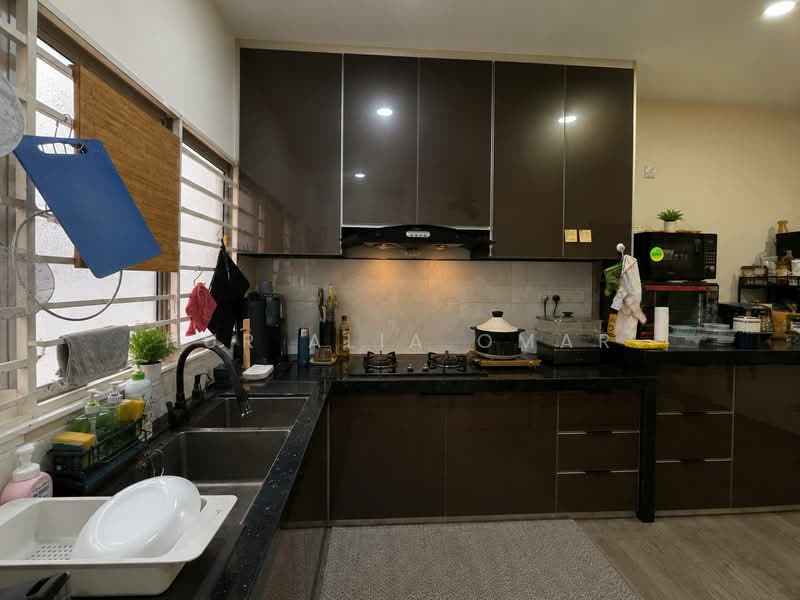 Rumah Teres 2 Tingkat untuk Dijual di Shah Alam (Selangor) - Nur Alia Omar - Kitchen - PropertyGuru.com.my