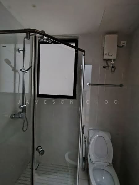 Condominium for Rent at Royal Strand @ Country Garden Danga Bay - Jameson Choo - Bathroom - PropertyGuru.com.my