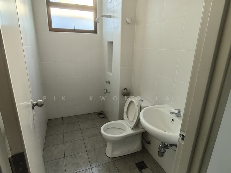 Cluster House for Sale in Taman Damai Jaya (Skudai) - Pik Kwong Lau - Bathroom - PropertyGuru.com.my