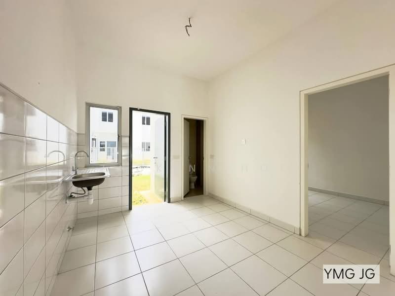 2-storey Terraced House for Sale in Bandar Bukit Raja (Klang) - Zackinn Hoi - Kitchen - PropertyGuru.com.my