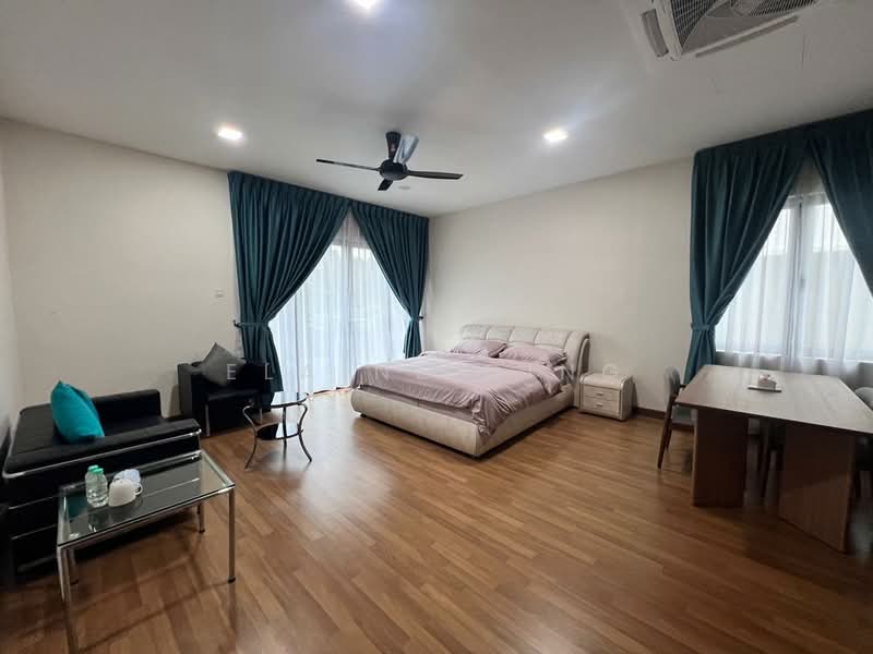 Rumah Berkembar untuk Disewa di Country Heights (Kajang) - Elaine Ding - Bedroom - PropertyGuru.com.my