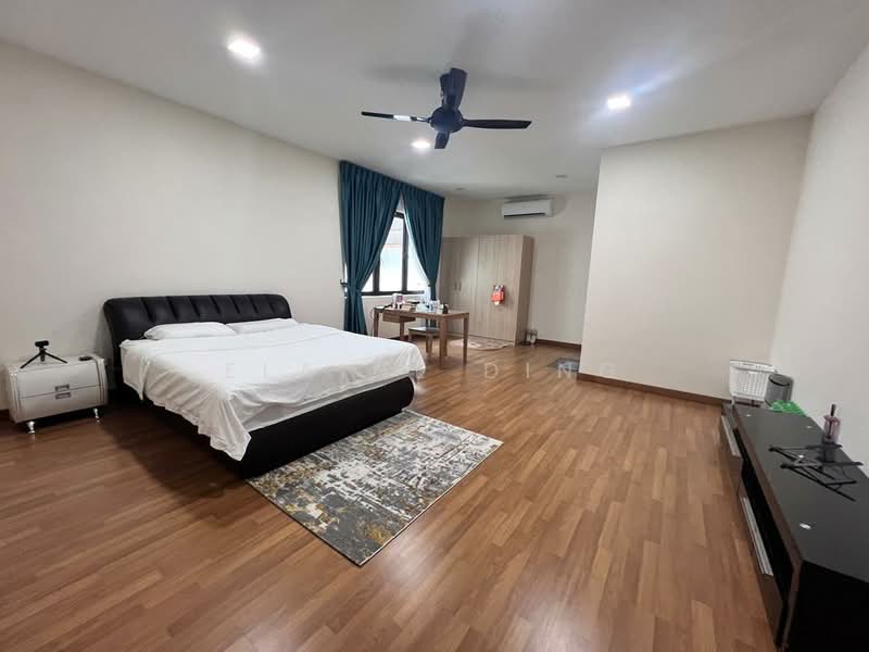 Rumah Berkembar untuk Disewa di Country Heights (Kajang) - Elaine Ding - Bedroom - PropertyGuru.com.my