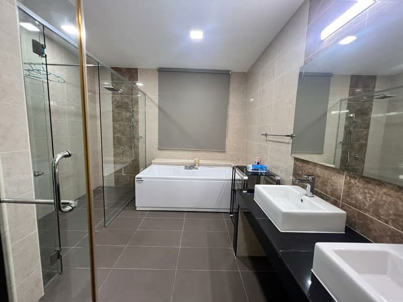 Rumah Berkembar untuk Disewa di Country Heights (Kajang) - Elaine Ding - Bathroom - PropertyGuru.com.my