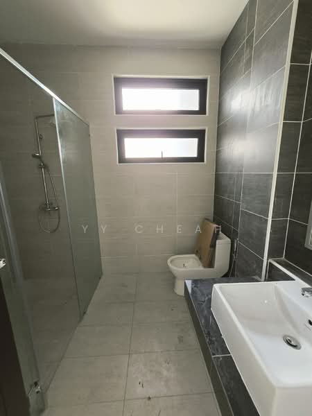 Semi-Detached House for Sale in New Pasir Puteh (Ipoh) - YY Cheah - Bathroom - PropertyGuru.com.my