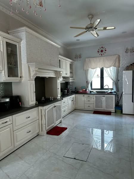 Bungalow for Sale in Puchong (Selangor) - Leanne Woo - Kitchen - PropertyGuru.com.my