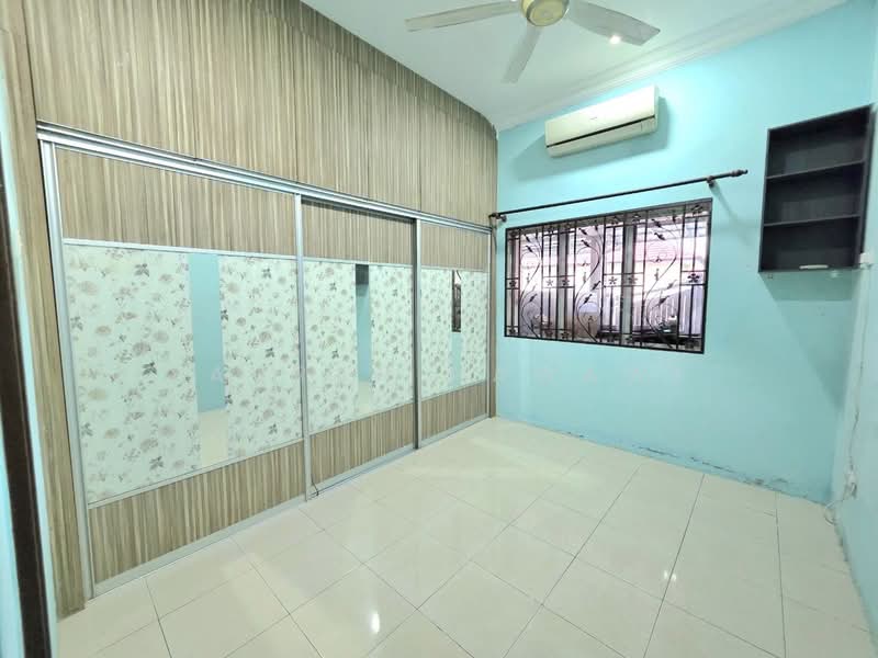 1-storey Terraced House for Sale in Klang (Selangor) - Fauran Nawawi - PropertyGuru.com.my
