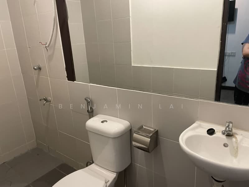 Shop for Sale in Jalan Ipoh (Kuala Lumpur) - Benjamin Lai - Bathroom - PropertyGuru.com.my