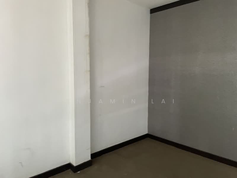Shop for Sale in Jalan Ipoh (Kuala Lumpur) - Benjamin Lai - Interior - PropertyGuru.com.my